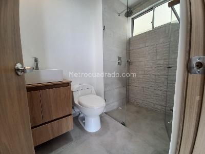 Apartamento de 3 alcobas en venta en Avenida 30 De Agosto, Pereira, 114 m² · foto 2 de 18