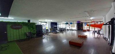 Retail space for rent in Av Bolivar, Armenia