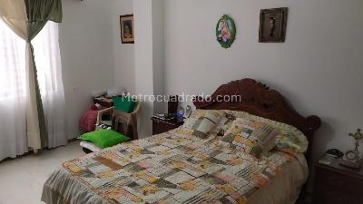 Apartamento de 3 alcobas en venta en Bavaria, Manizales, 103 m² · foto 3 de 20