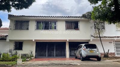 Casa de 5 alcobas en venta en Tequendama, Cali, 334 m² · foto 2 de 13
