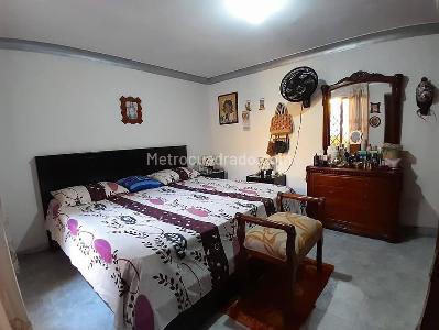 Casa de 5 alcobas en venta en Napoles, Cali, 290 m² · foto 12 de 19