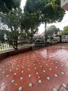 Casa en arriendo en El Lido, Cali · foto 2 de 15