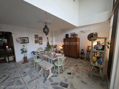 Apartamento de 3 alcobas en venta en Versalles, Cali, 179 m² · foto 3 de 20