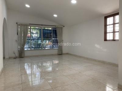 Casa de 3 alcobas en venta en Prados Del Norte, Cali, 264 m² · foto 2 de 20