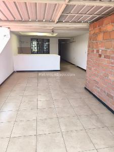 Casa de 4 alcobas en venta en Alameda, Cali, 257 m² · foto 12 de 13
