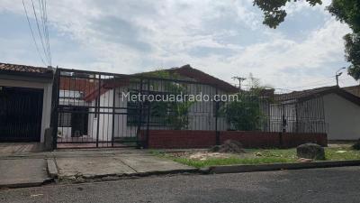 Casa de 3 alcobas en venta en Prados Del Norte, Cali, 264 m² · foto 4 de 20
