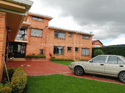 Casa de 5 alcobas en venta en Vereda La Balsa, Chía, 491 m² · foto 4 de 20