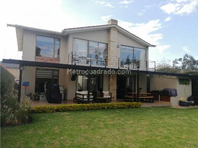 Casa de 4 alcobas en venta en Canelon Sector La Palma, Cajicá, 300 m² · foto 2 de 20
