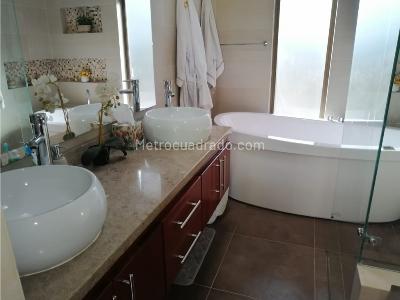 Casa de 4 alcobas en venta en Canelon Sector La Palma, Cajicá, 300 m² · foto 14 de 20