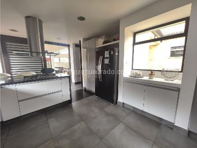 Casa de 4 alcobas en venta en Huertas Oriental, Cajicá, 304 m² · foto 9 de 20