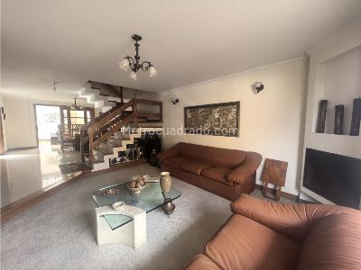 Casa de 5 alcobas en venta en Avenida Chilacos Chia, Chía, 259 m² · foto 3 de 20