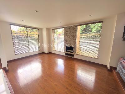 Casa de 5 alcobas en venta en Cataluña, Chía, 151 m² · foto 2 de 20