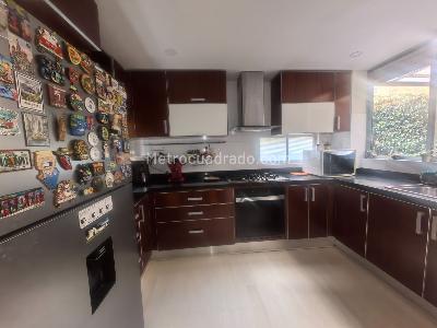 Casa de 4 alcobas en venta en Pinares, Chía, 177 m² · foto 2 de 20