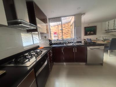 Casa de 4 alcobas en venta en Pinares, Chía, 177 m² · foto 3 de 20