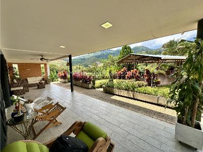 Casa de 5 alcobas en venta en La Reforma, Cali, 2000 m² · foto 2 de 20