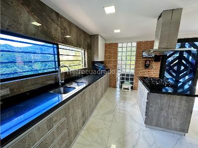 Casa de 5 alcobas en venta en La Reforma, Cali, 2000 m² · foto 8 de 20