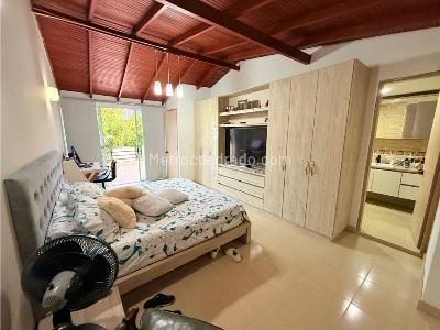 Casa de 5 alcobas en venta en Ciudad 2000, Cali, 250 m² · foto 19 de 20
