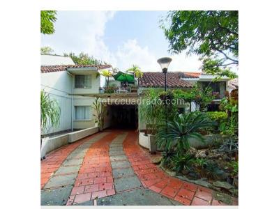 Casa de 5 alcobas en venta en El Limonar, Cali, 218 m² · foto 2 de 11
