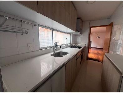 Apartamento de 3 alcobas en venta en Chico Santa Barbara, Bogotá, 103 m² · foto 6 de 15