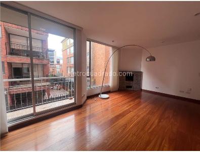 Apartamento de 3 alcobas en venta en Chico Santa Barbara, Bogotá, 103 m² · foto 2 de 15