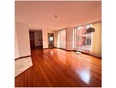 Apartamento de 3 alcobas en venta en Chico Santa Barbara, Bogotá, 103 m² · foto 4 de 15