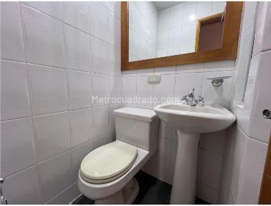 Apartamento de 3 alcobas en venta en Chico Santa Barbara, Bogotá, 103 m² · foto 11 de 15