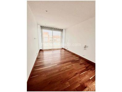Apartamento de 3 alcobas en venta en Chico Norte Ii, Bogotá, 230 m² · foto 8 de 13
