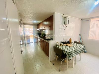Apartamento en venta en Santa Barbara Central, Bogotá · foto 4 de 18
