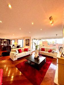 Apartamento en venta en Chico Alto, Bogotá · foto 2 de 18