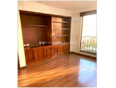 Apartamento de 3 alcobas en venta en San Patricio, Bogotá, 220 m² · foto 2 de 4