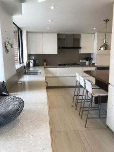 Apartamento de 4 alcobas en arriendo en Los Rosales Emaus, Bogotá, 359 m² · foto 2 de 14