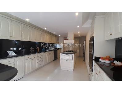 Apartamento en venta en Los Rosales, Bogotá · foto 3 de 17