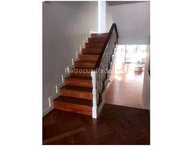 Casa de 3 alcobas en venta en Santa Barbara Alta, Bogotá, 630 m² · foto 10 de 20