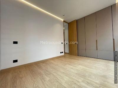 Apartamento de 2 alcobas en venta en Chico Norte, Bogotá, 92 m² · foto 11 de 17