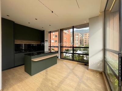 Apartamento de 2 alcobas en venta en Chico Norte, Bogotá, 92 m² · foto 3 de 17