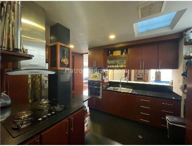 Apartamento de 3 alcobas en venta en Santa Barbara, Bogotá, 300 m² · foto 7 de 15