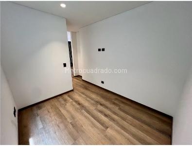 Apartamento de 3 alcobas en venta en Chico, Bogotá, 228 m² · foto 6 de 8