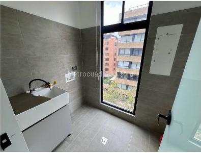 Apartamento de 3 alcobas en venta en Chico, Bogotá, 228 m² · foto 7 de 8