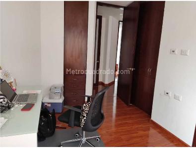 Apartamento de 3 alcobas en venta en Santa Barbara Occidental, Bogotá, 125 m² · foto 5 de 20