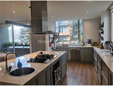 Apartamento de 3 alcobas en venta en San Patricio, Bogotá, 184 m² · foto 6 de 20