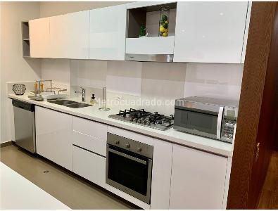 Apartamento de 3 alcobas en venta en La Carolina, Bogotá, 168 m² · foto 3 de 11