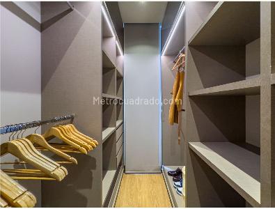 Apartamento de 2 alcobas en venta en Chico, Bogotá, 99 m² · foto 8 de 18