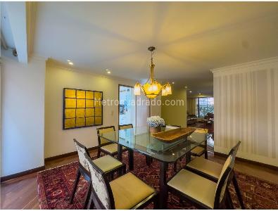 Apartamento de 4 alcobas en venta en Chico Norte, Bogotá, 200 m² · foto 3 de 19