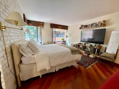 Apartamento de 2 alcobas en venta en Chico Reservado, Bogotá, 136 m² · foto 3 de 11