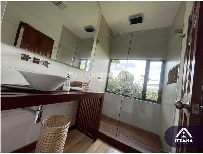 Casa de 5 alcobas en venta en Bosque Izquierdo, Bogotá, 485 m² · foto 13 de 20