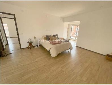Apartamento de 4 alcobas en venta en San Patricio, Bogotá, 255 m² · foto 3 de 9