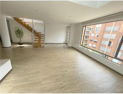 Apartamento de 4 alcobas en venta en San Patricio, Bogotá, 255 m² · foto 5 de 9