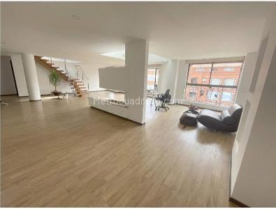 Apartamento de 4 alcobas en venta en San Patricio, Bogotá, 255 m² · foto 6 de 9