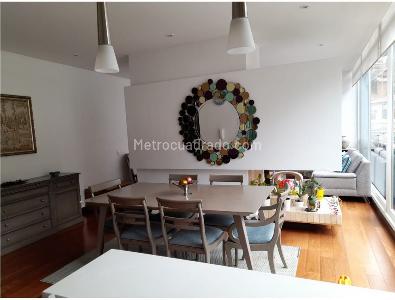 Apartamento de 3 alcobas en venta en El Refugio, Bogotá, 130 m² · foto 3 de 9