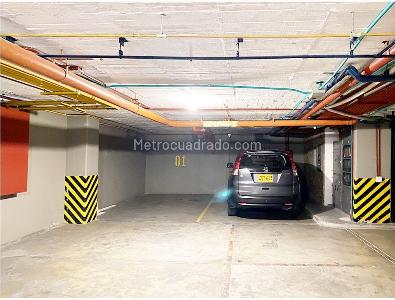 Apartamento de 3 alcobas en venta en Los Rosales, Bogotá, 236 m² · foto 15 de 16